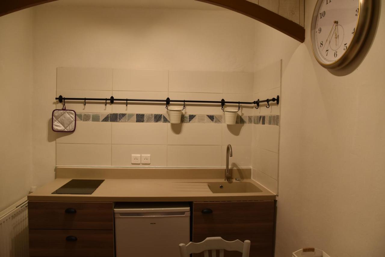 Logis Des Douves Bed and Breakfast Tiffauges Esterno foto