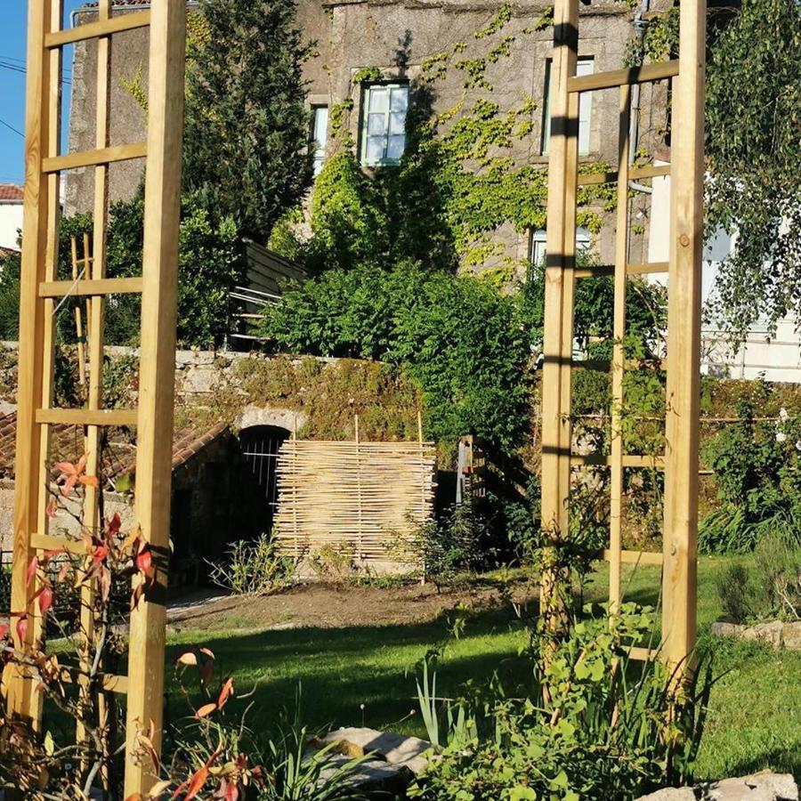 Logis Des Douves Bed and Breakfast Tiffauges Esterno foto