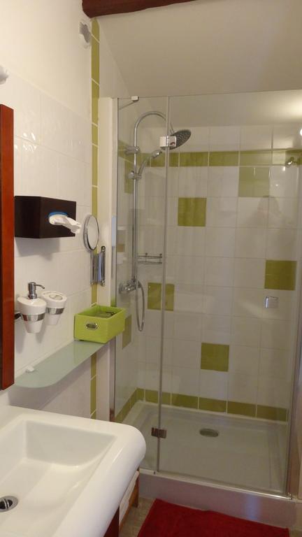 Logis Des Douves Bed and Breakfast Tiffauges Esterno foto