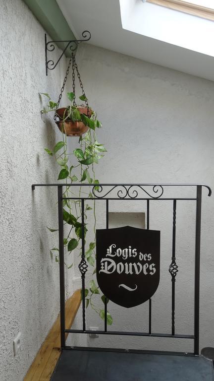 Logis Des Douves Bed and Breakfast Tiffauges Esterno foto
