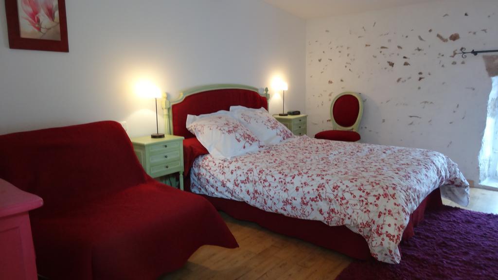 Logis Des Douves Bed and Breakfast Tiffauges Esterno foto