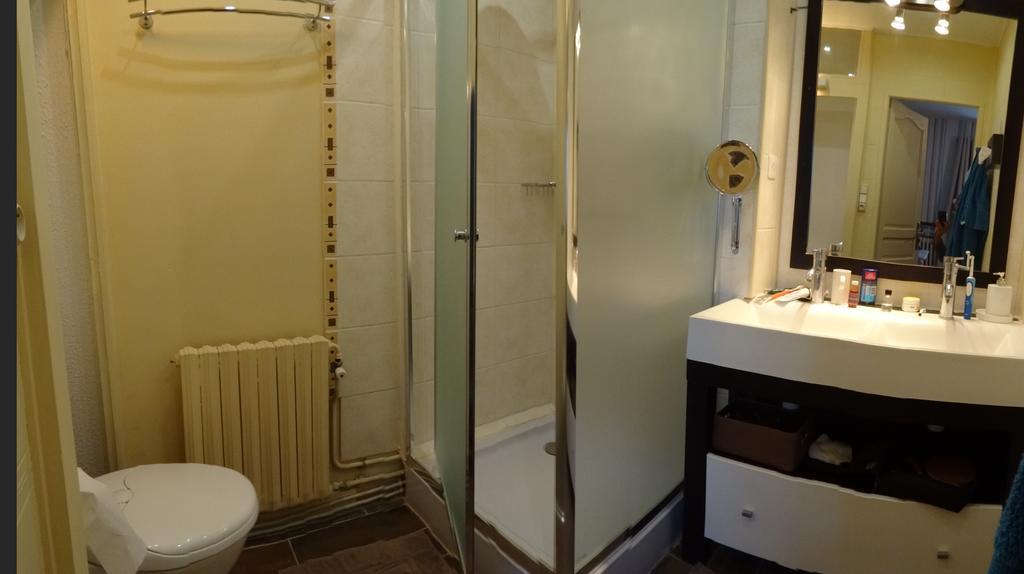 Logis Des Douves Bed and Breakfast Tiffauges Esterno foto